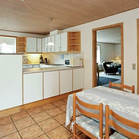 Feriehus Four-Bedroom Holiday Home In Humble 4 Rudkøbing